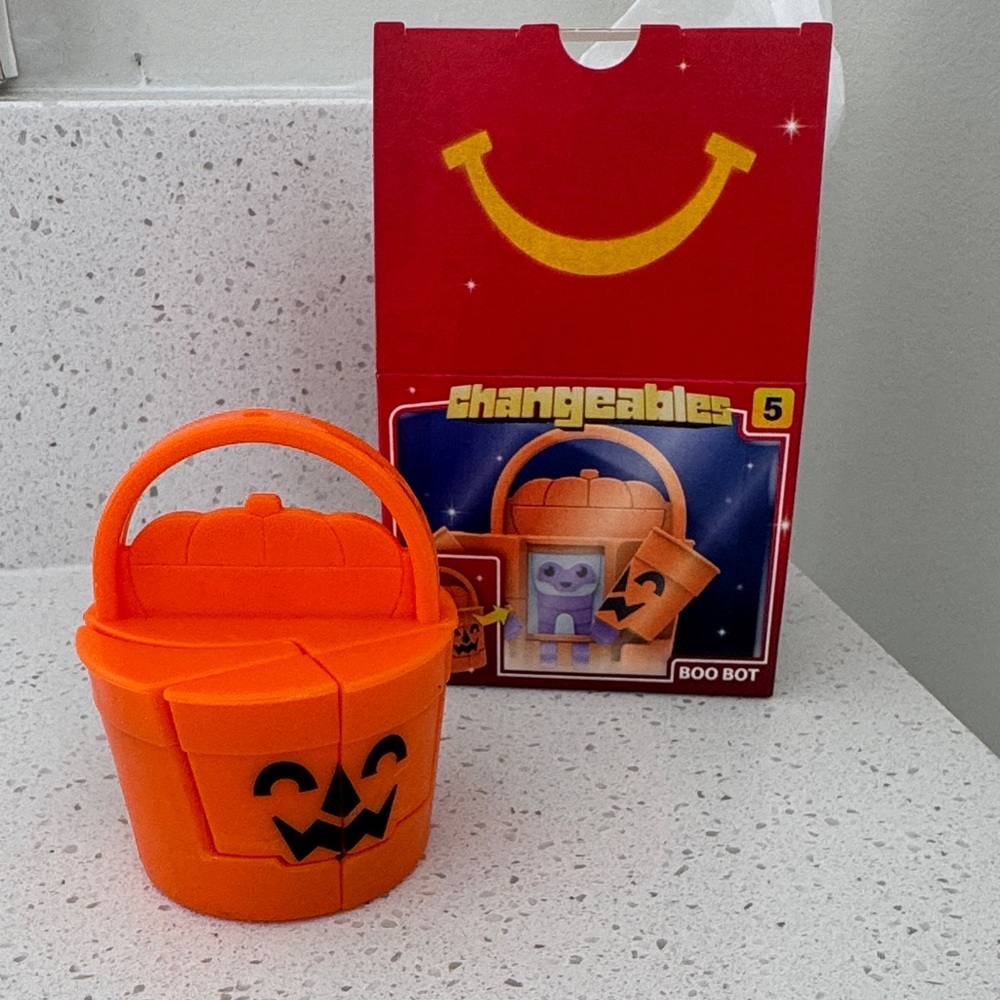 NWT McDonald’s Happy Meal Toy Changeables Box 5 Boo Bucket